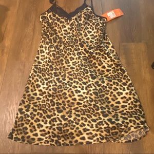 Gillian & O’Malley Sleepwear Leopard Slip (XS)